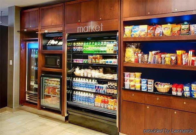 Готель Courtyard By Marriott Madison East Екстер'єр фото